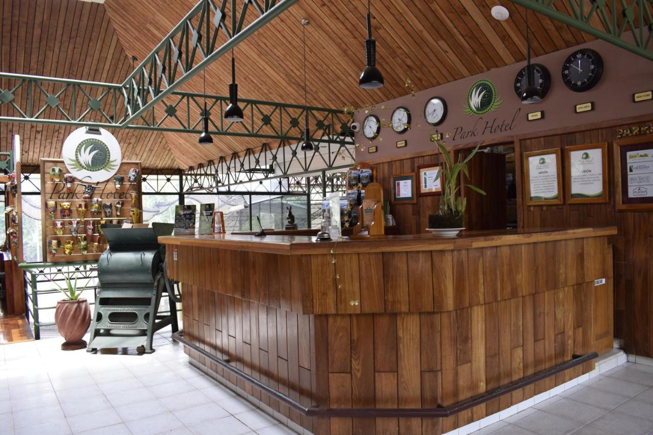 Park Hotel Santa Cruz Verapaz Esterno foto