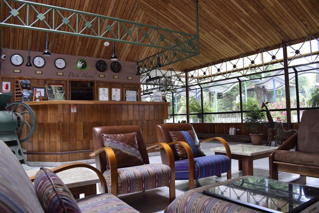 Park Hotel Santa Cruz Verapaz Esterno foto